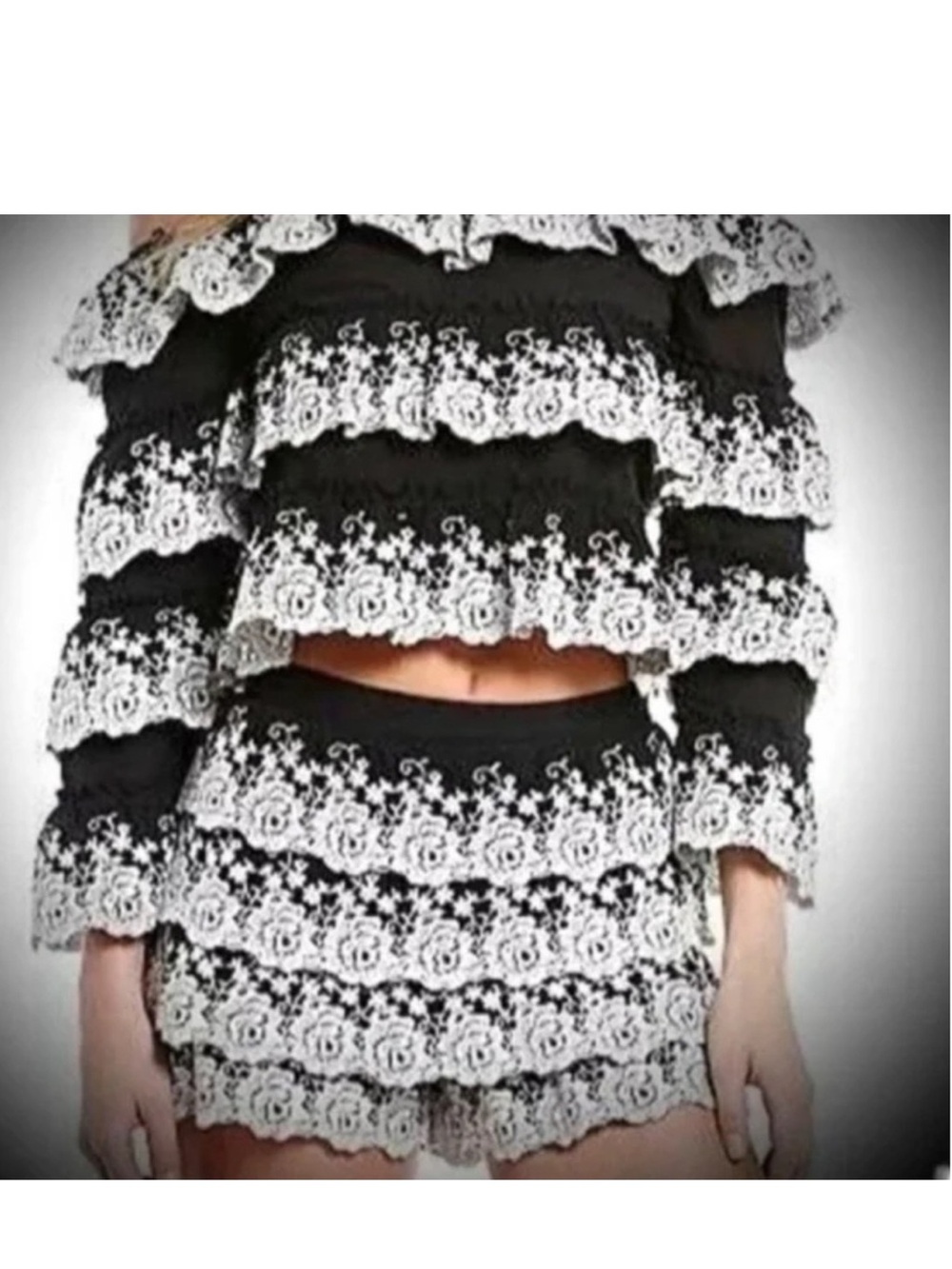 Gianni Bini Black & White Ruffle short set off shoulder S black and white